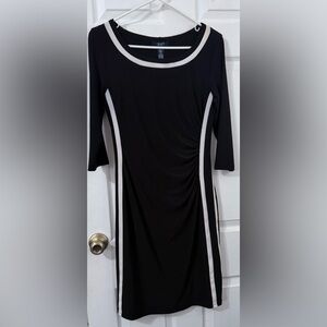 Chaps Black and White Ruched 3/4 Sleeve Dress